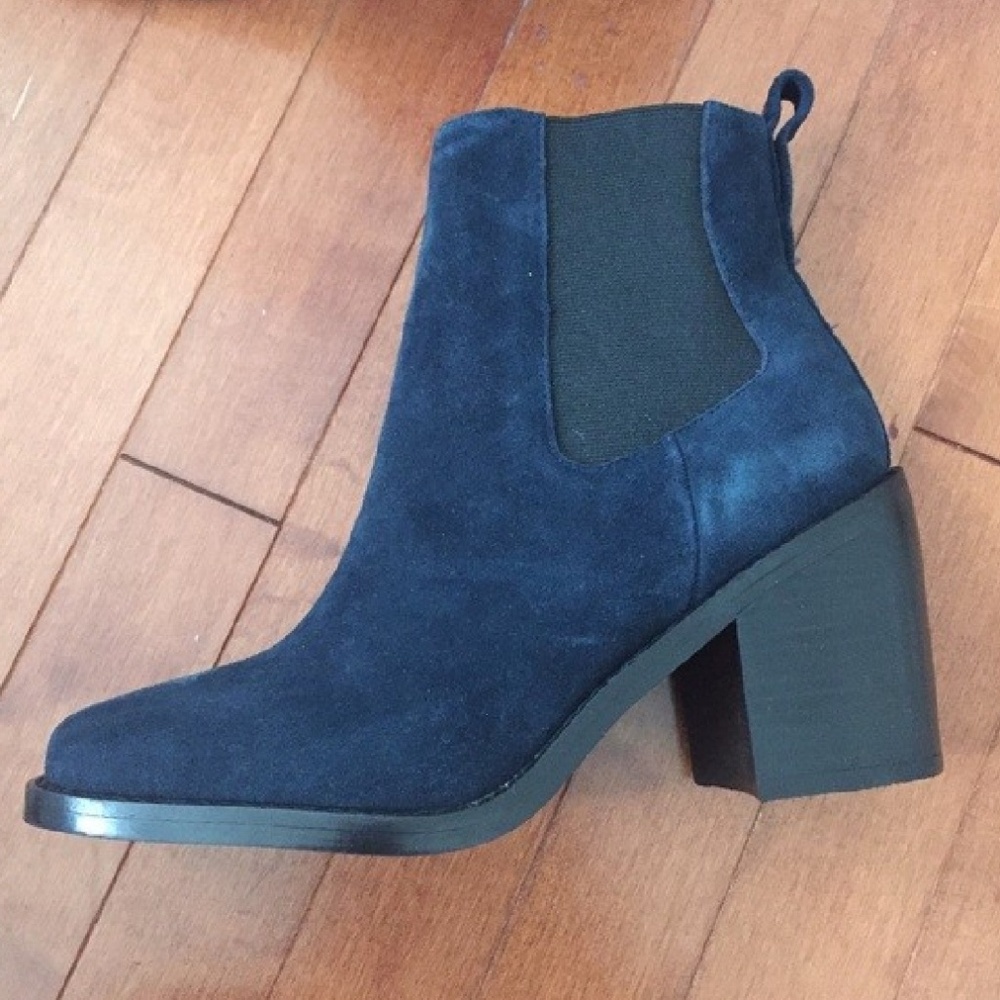 Koallan Blue Suede Chelsea Ankle Boot
